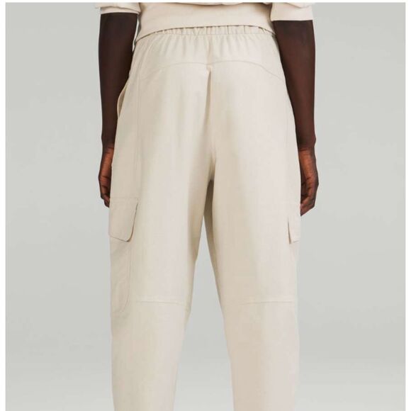 Women Lululemon Light Utilitech Cargo Pocket High-Rise Pant Natural Ivory Sz 32 - Picture 2 of 10